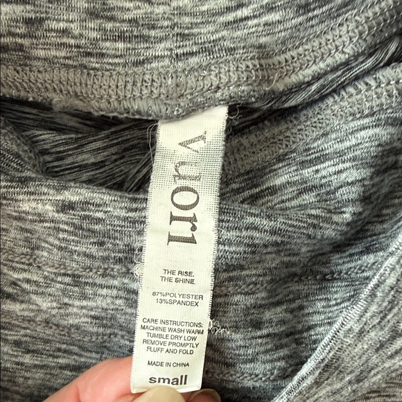 Vuori Daily Leggings Size Small - Picture 2 of 2